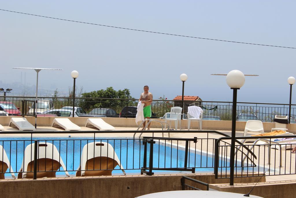 Adma Blue Screen Jounieh Rum bild