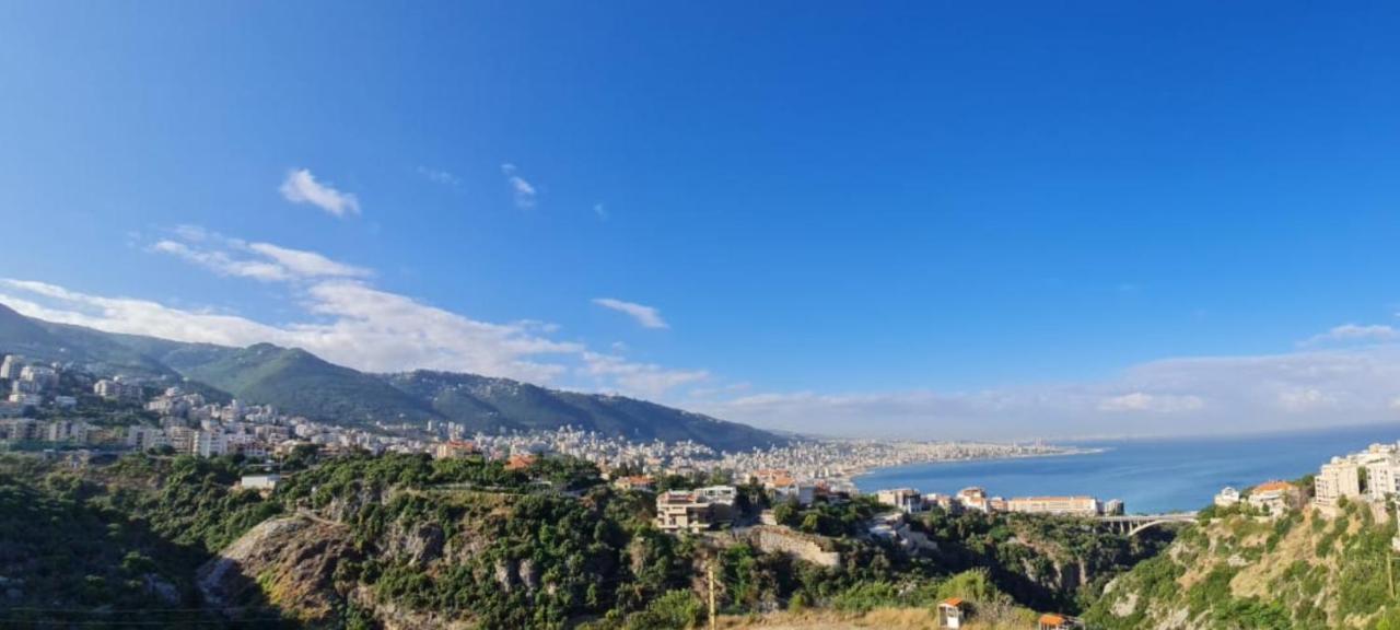 Adma Blue Screen Jounieh Exteriör bild