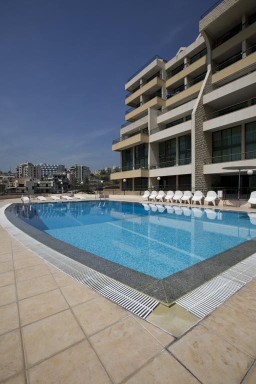 Adma Blue Screen Jounieh Exteriör bild