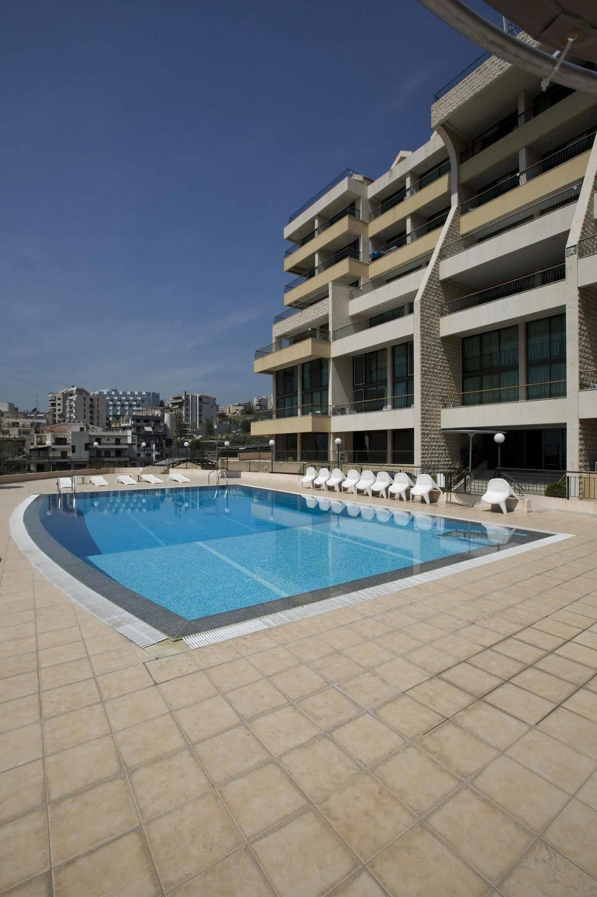 Adma Blue Screen Jounieh Exteriör bild